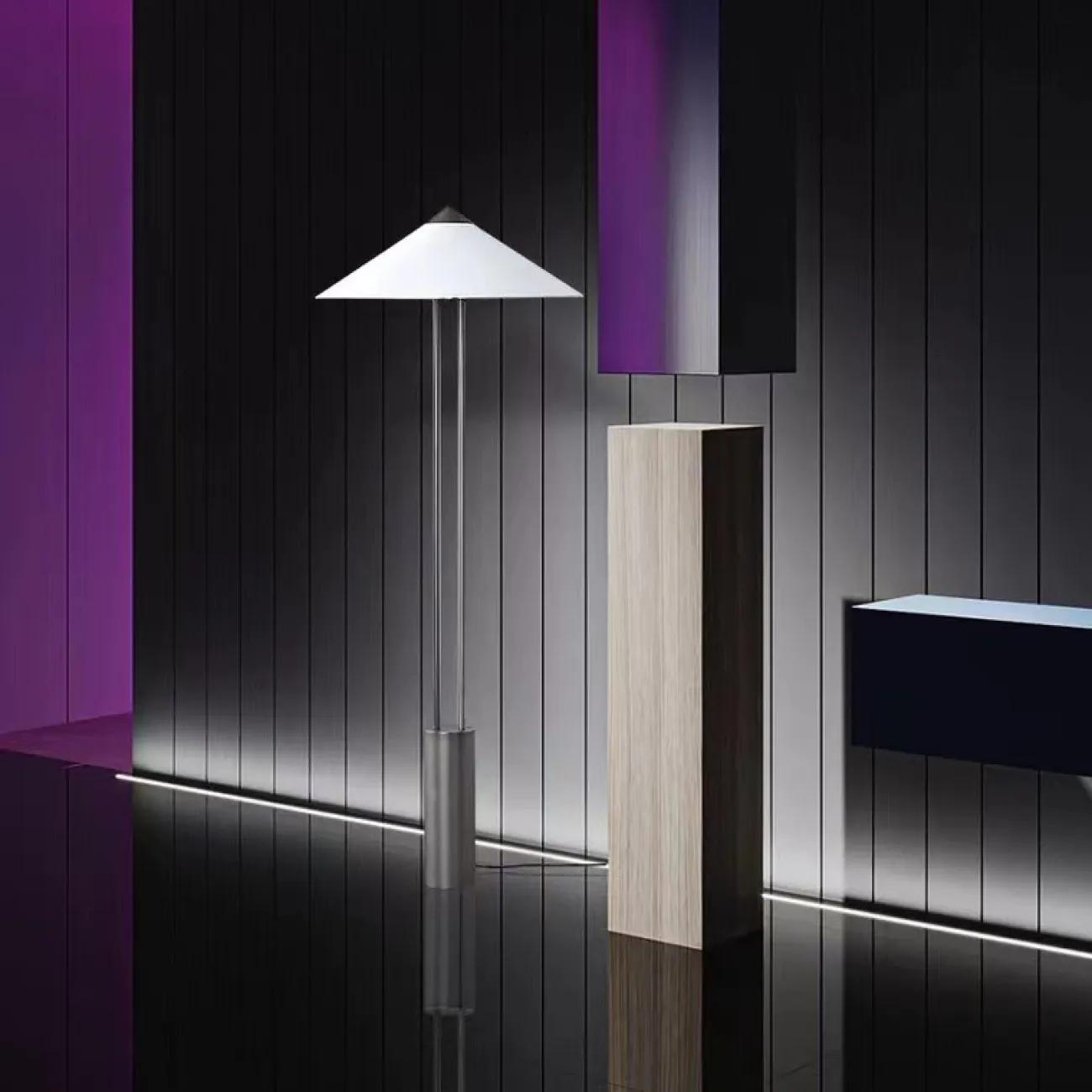 Серия дизайнерских торшеров с текстильным абажуром конической формы на двойной стойке с цилиндрическим основанием PERU Black Серия дизайнерских торшеров с текстильным абажуром конической формы на двойной стойке с цилиндрическим основанием PERU Black