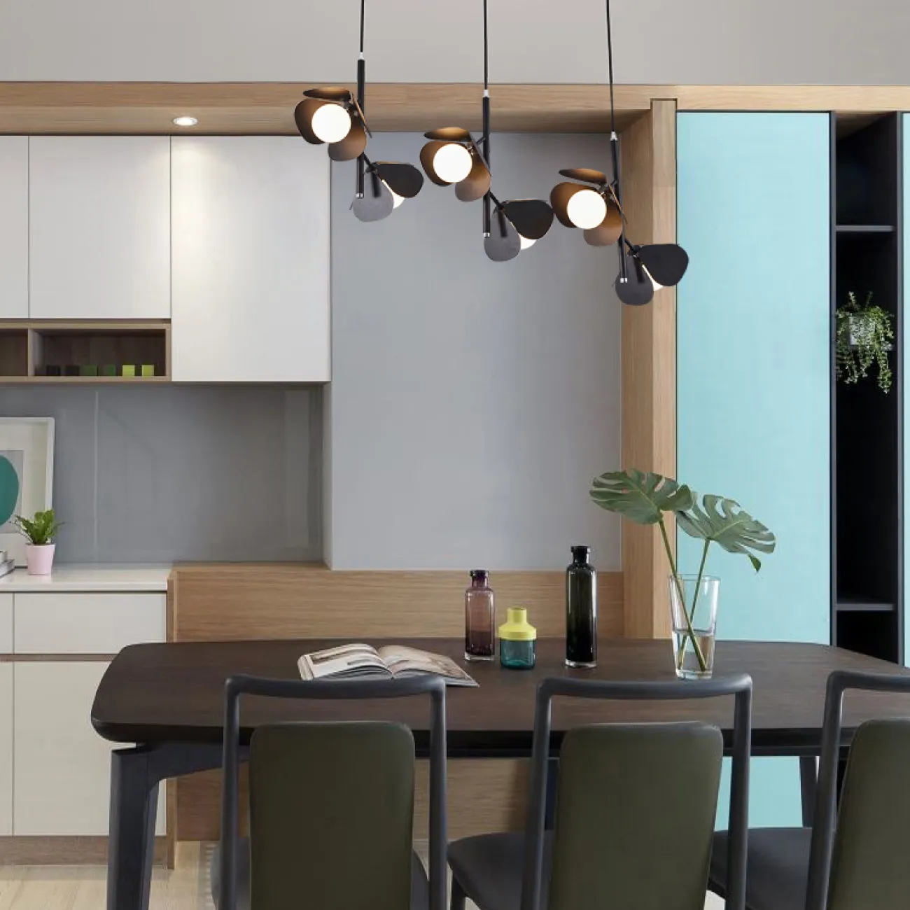 Готовая комбинация подвесных светильников с шарообразными стеклянными плафонами с рассеивателями в виде лепестков JANITA BW COMBO Black Диск