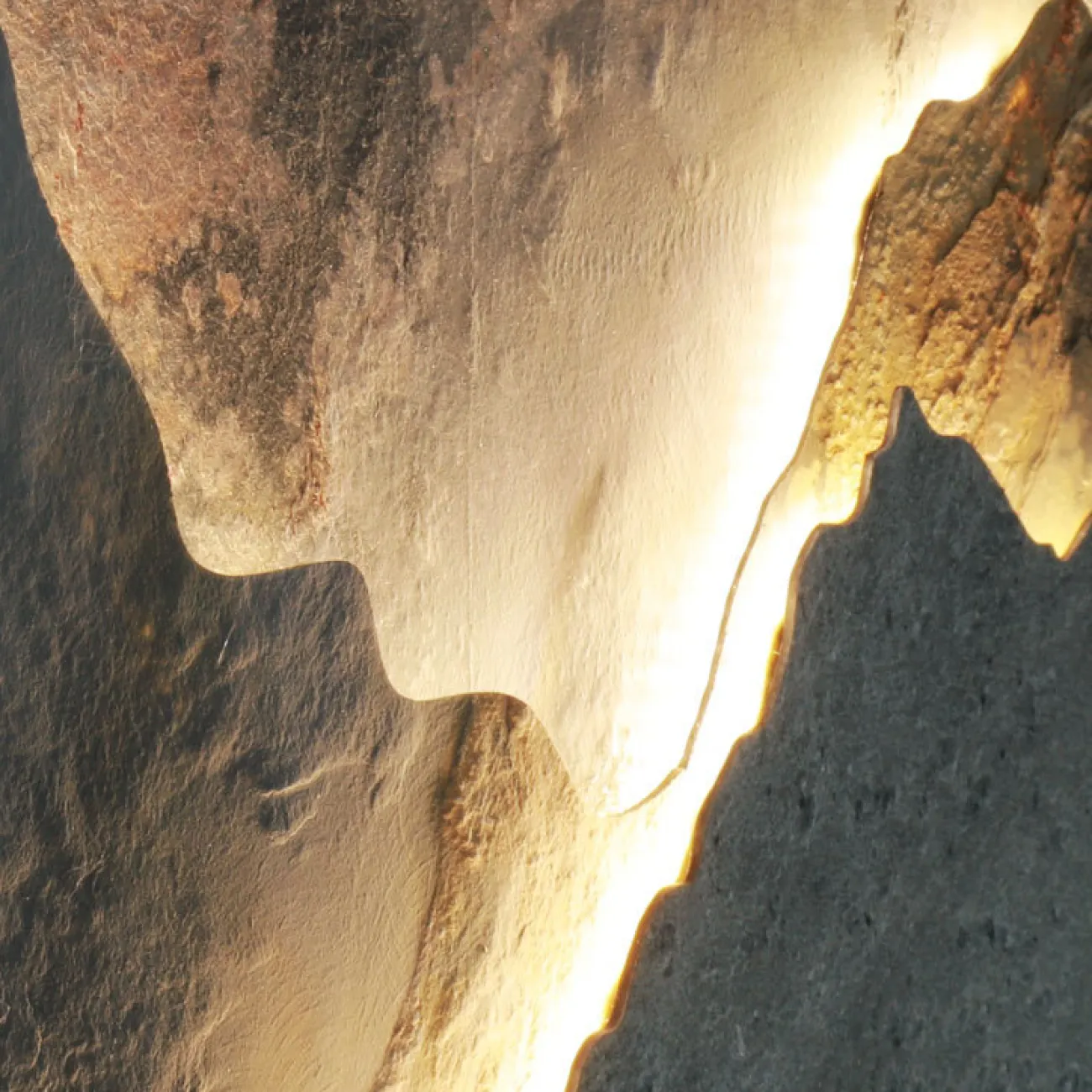 Серия настенных светодиодных светильников с каменным рельефом гор в металлической кольцевой оправе DAWN Brass Серия настенных светодиодных светильников с каменным рельефом гор в металлической кольцевой оправе DAWN Brass