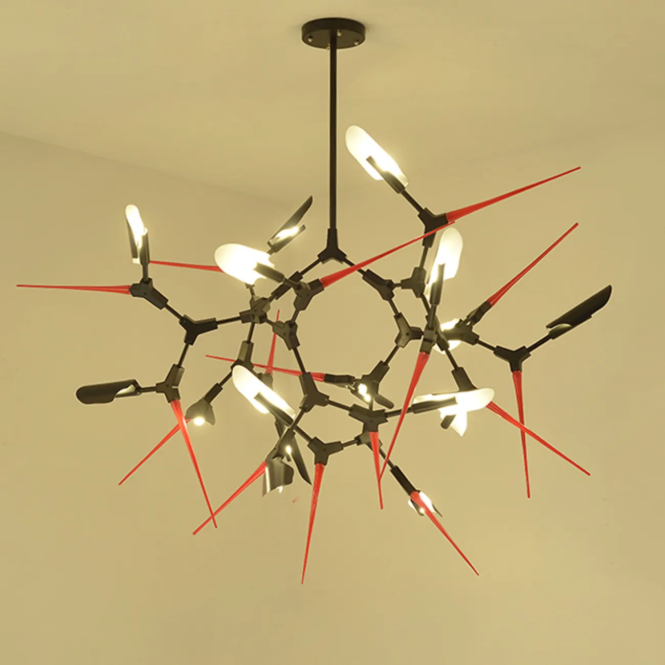 Дизайнерская люстра SPIKE AND THORN от ImperiumLoft