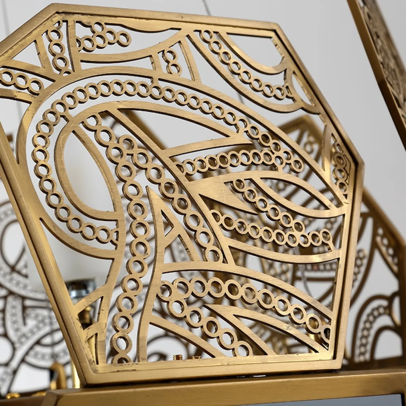 Люстра HYPNOTIC от ImperiumLoft Люстра HYPNOTIC от ImperiumLoft