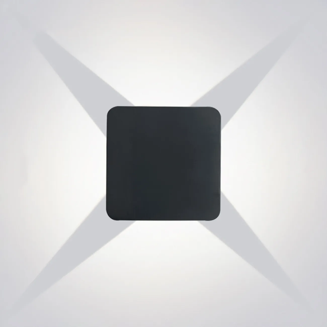 Серия настенных светодиодных светильников с плоским геометрическим рассеивателем из латуни FINN B Black