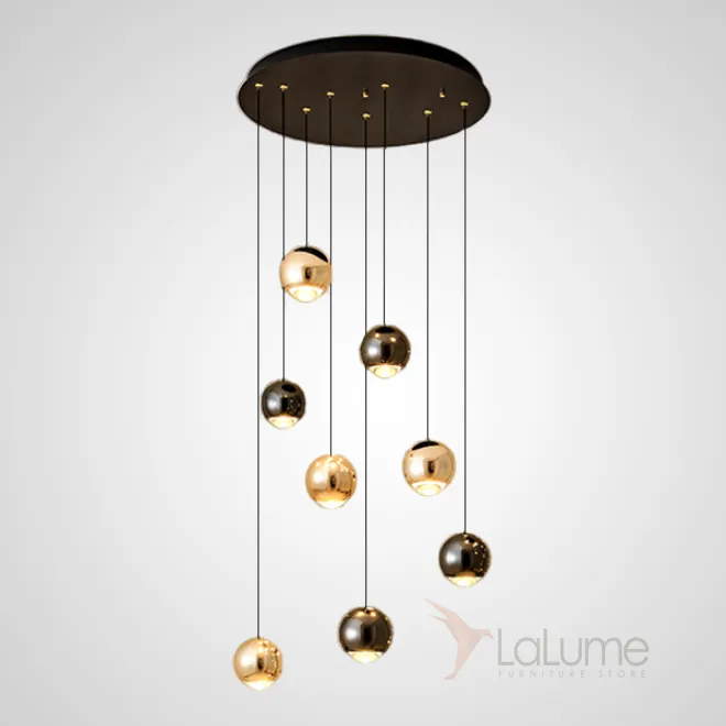 Готовая комбинация подвесных светильников с шарообразными плафонами в цвете латуни и черного жемчуга с линзами из оптического стекла KARA D40