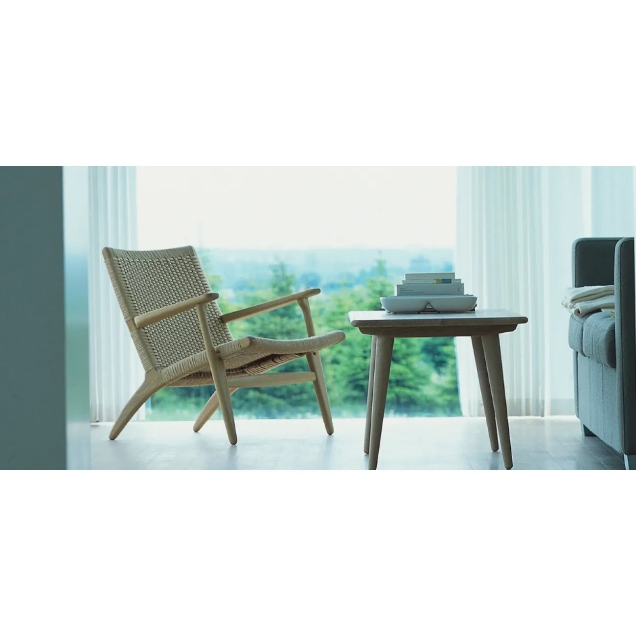 Кресло Hans Wegner CH25 designed by Hans J.Wegner in 1950 от LaLume