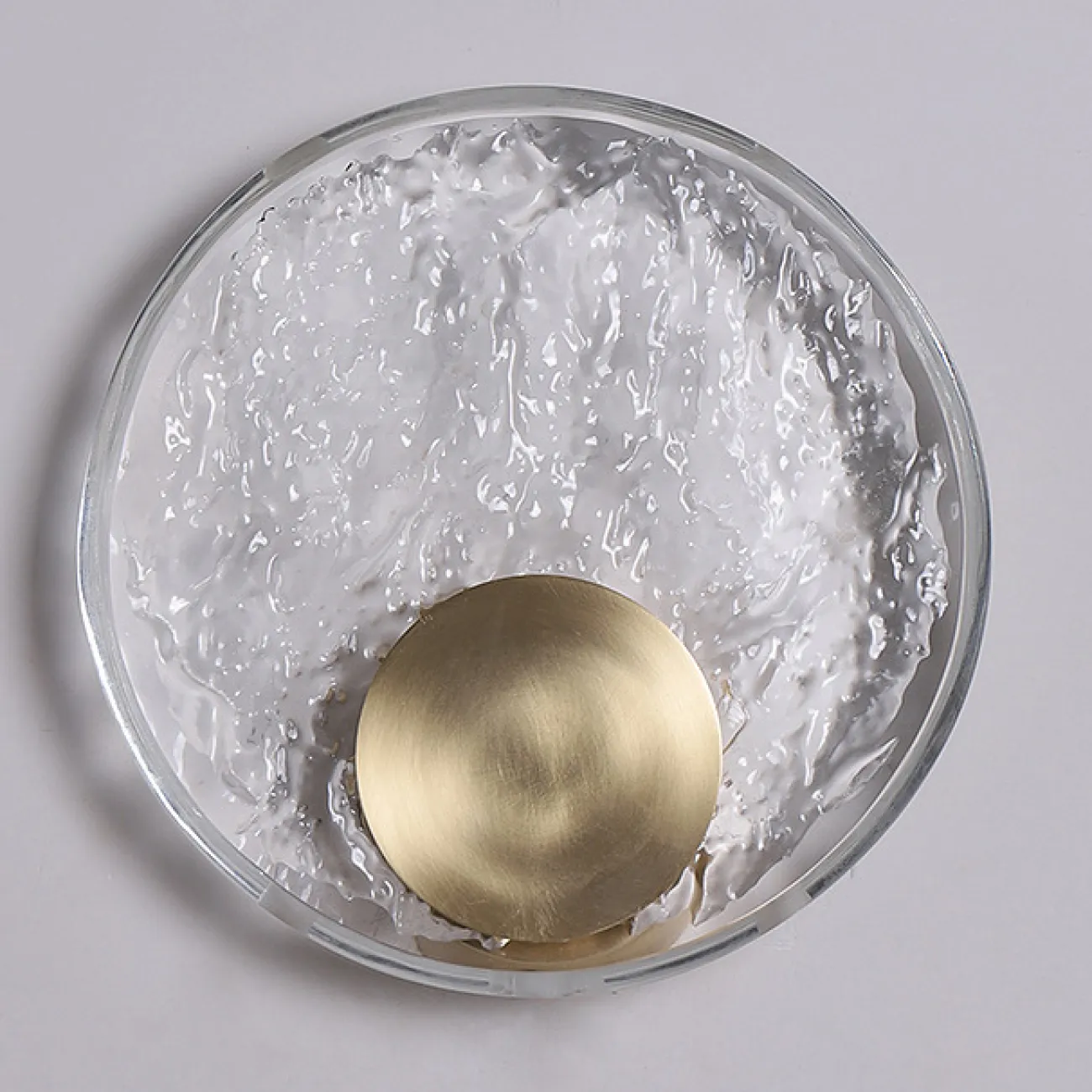 Настенный светодиодный светильник с дисковидным рельефным рассеивателем из хрусталя и круглым металлическим креплением LONA D20 Трехцветный свет