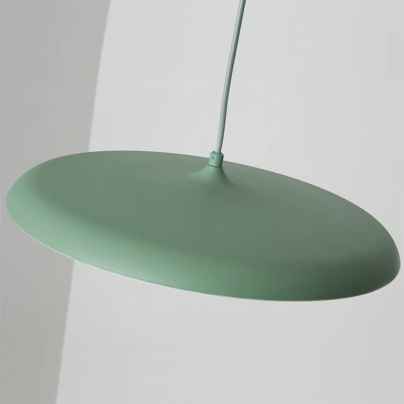 Подвесной светодиодный светильник в скандинавском стиле Подвесной светодиодный светильник в скандинавском стиле