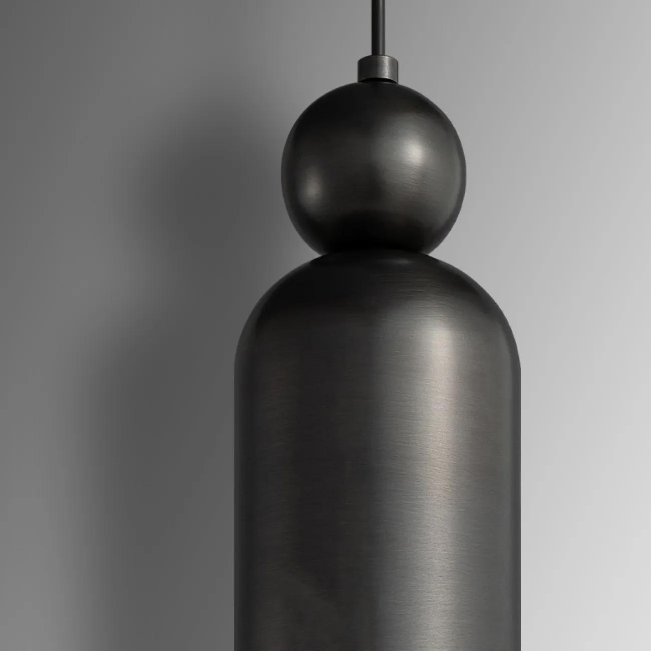 Серия настенных светодиодных светильников с цилиндрическим корпусом и шарообразным клипом из натуральной и черненой латуни LEFFE WALL Black