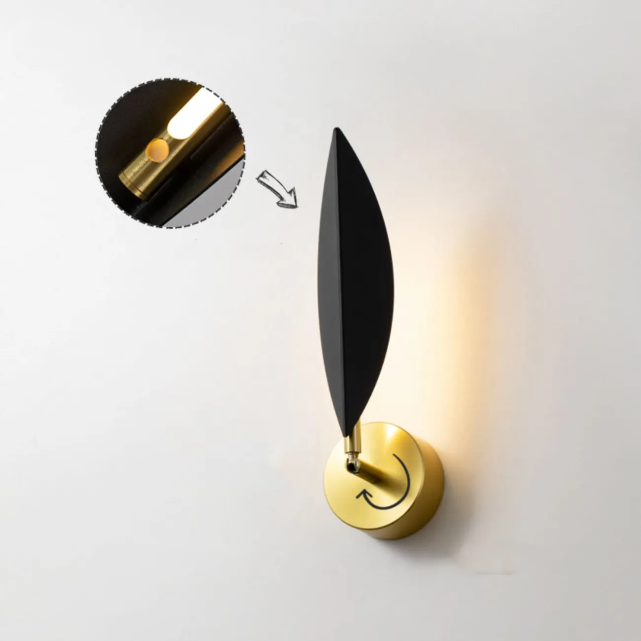 Серия настенных светодиодных светильников с черным листовидным рассеивателем на кронштейне оттенка латунь IVY Устойчивый