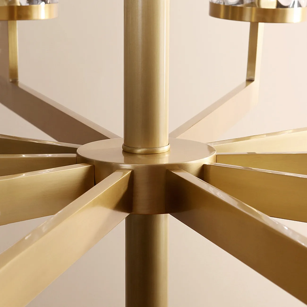 Люстра LIAISON ONE-TIER CHANDELIER D93 от ImperiumLoft