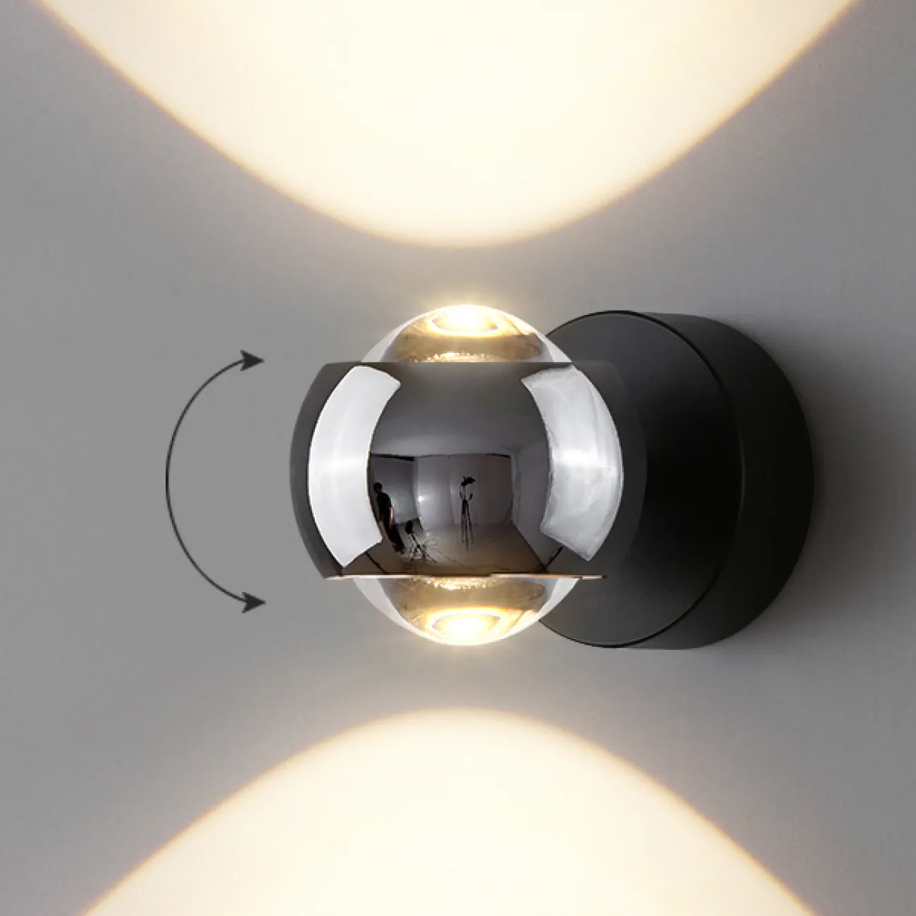 Серия настенных светодиодных светильников с двумя хрустальными оптическими линзами в глянцевом плафоне шарообразной формы JOSS B WALL White