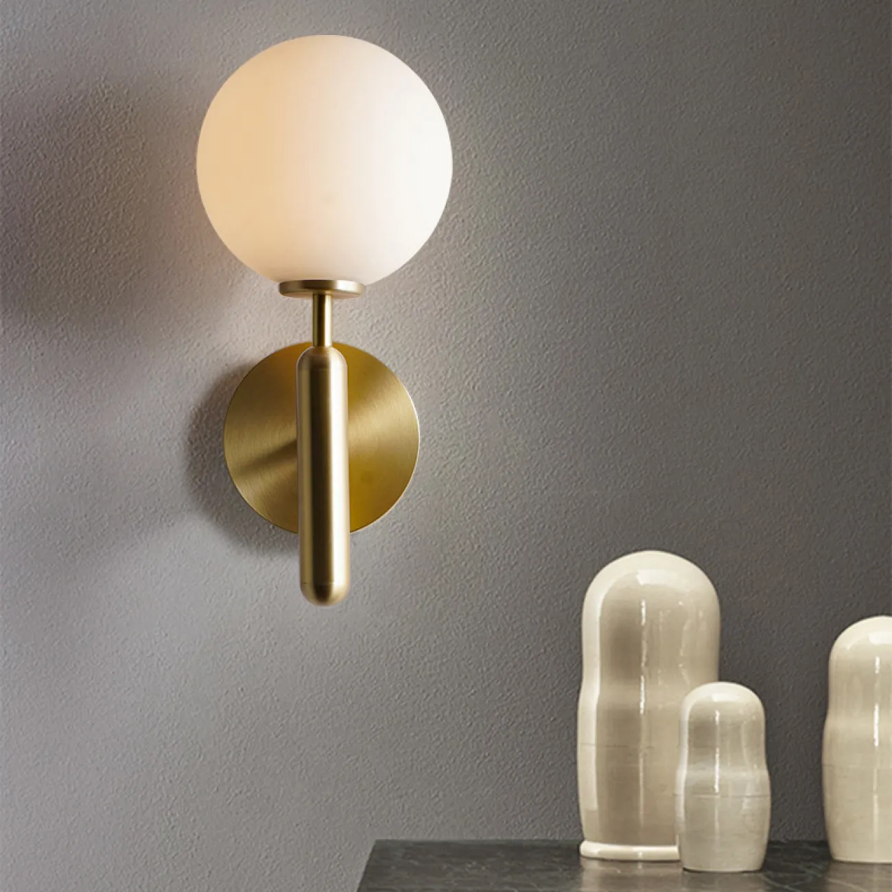 Настенный светильник с шарообразным плафоном из стекла POLARIS WALL Transparent