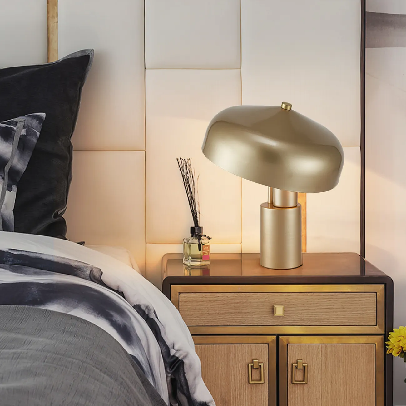 Настольная лампа Ора от ImperiumLoft