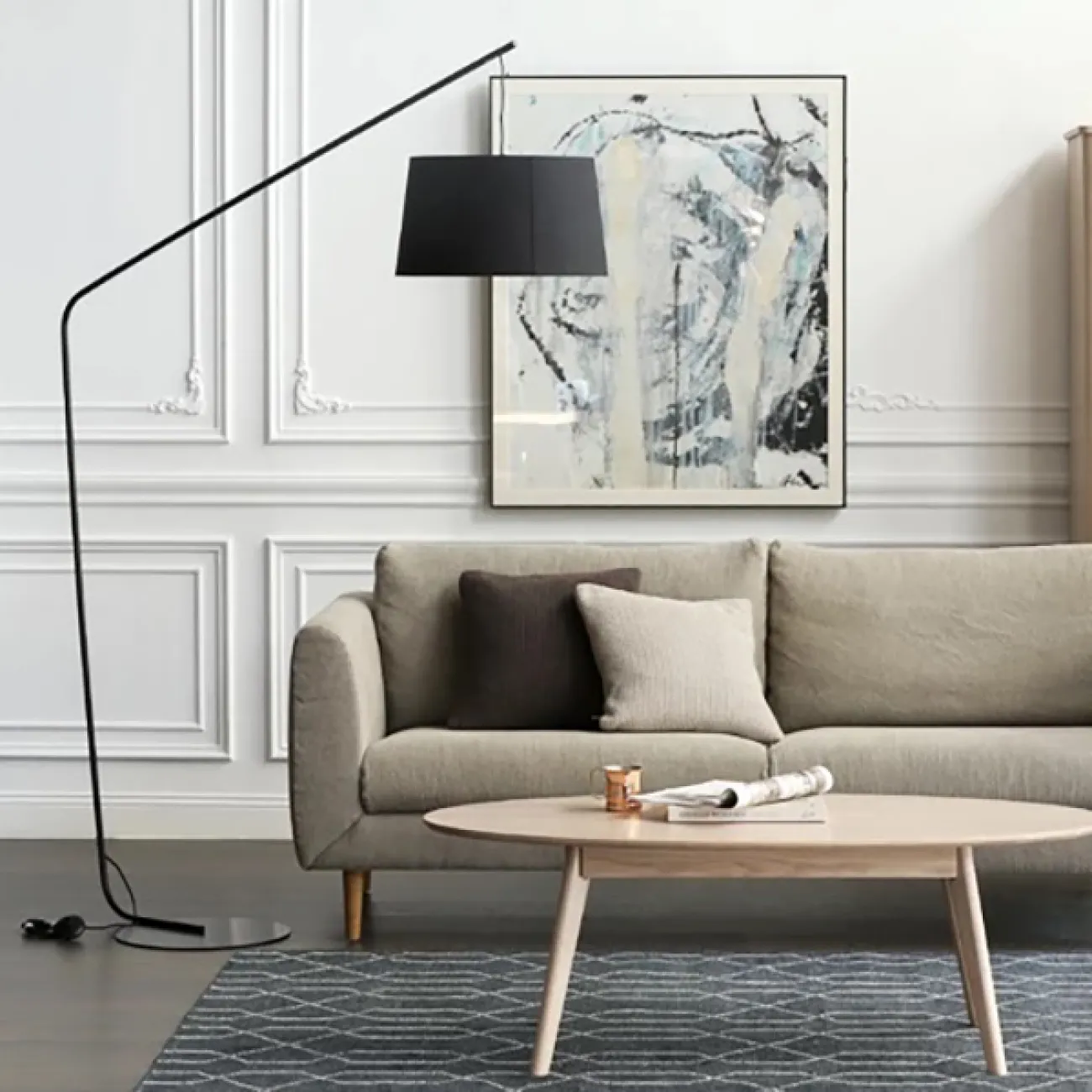 Светодиодный напольный светильник с трапециевидным текстильным абажуром на угловой стойке NICLAS