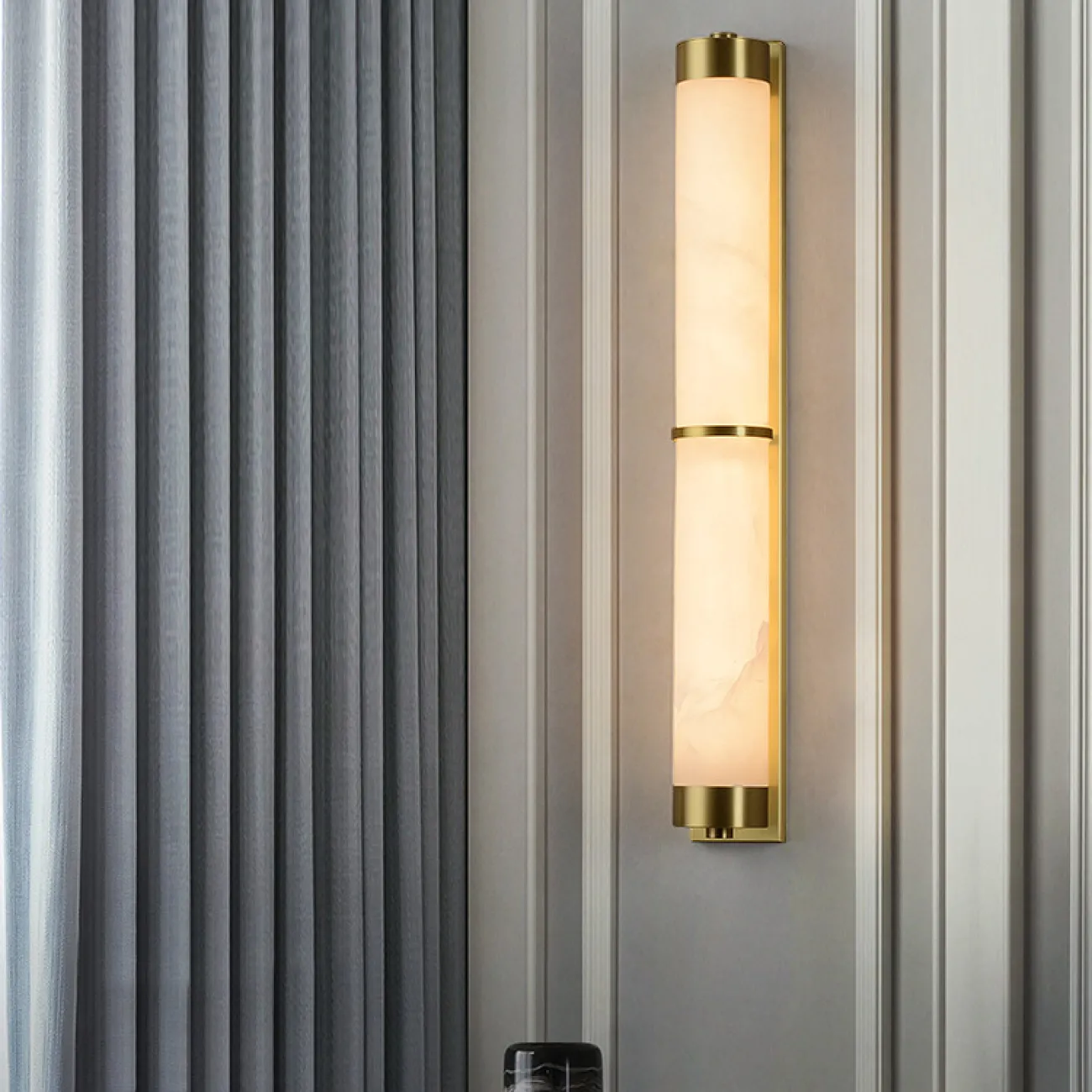 Серия настенных светодиодных светильников с цилиндрическим корпусом из натурального белого мрамора VIEW WALL H80