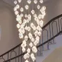 Готовая комбинация подвесных светильников с каплевидными плафонами из нефритового фарфора в форме белых бутонов LEA MORE D22