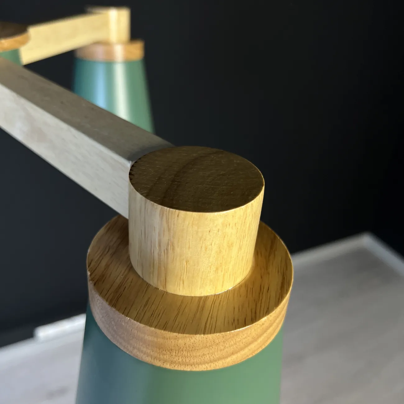 Потолочная люстра PROP 6 Green от ImperiumLoft Потолочная люстра PROP 6 Green от ImperiumLoft