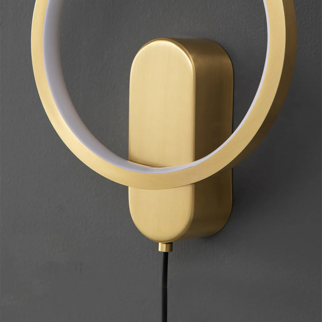 Настенный светильник MANA Brass от ImperiumLoft