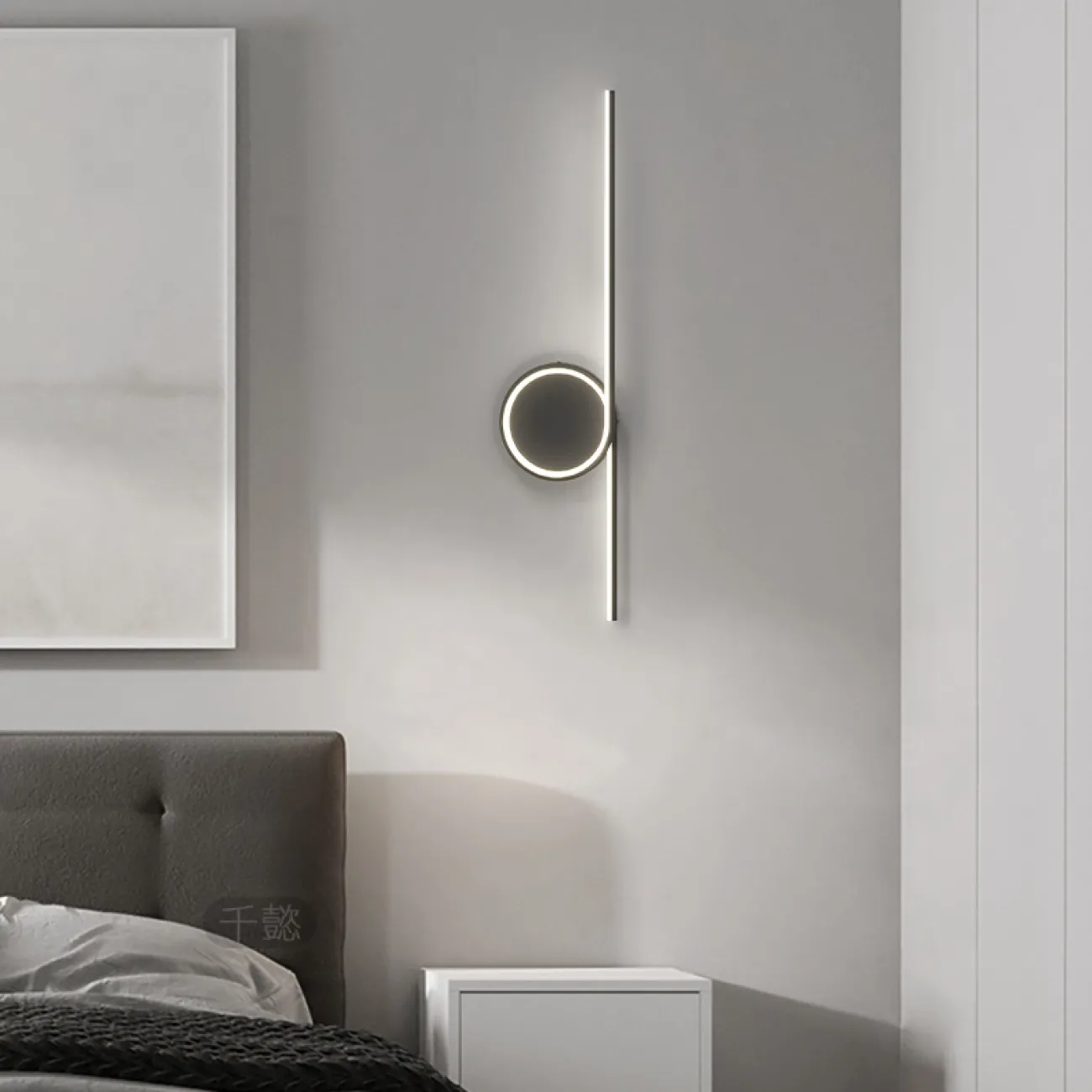 Серия настенных светодиодных светильников в виде комбинации вытянутой вертикальной стойки и светящихся колец DONATA С H80 White 4000К