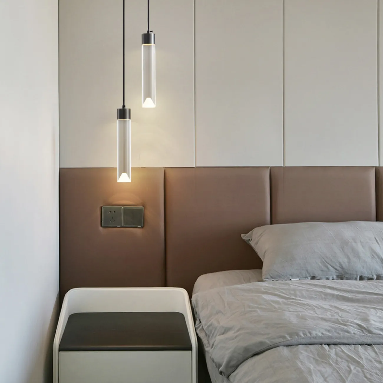 Готовая комбинация подвесных светодиодных светильников с цилиндрическим корпусом из хрусталя SAKRIS DUO Brass Готовая комбинация подвесных светодиодных светильников с цилиндрическим корпусом из хрусталя SAKRIS DUO Brass