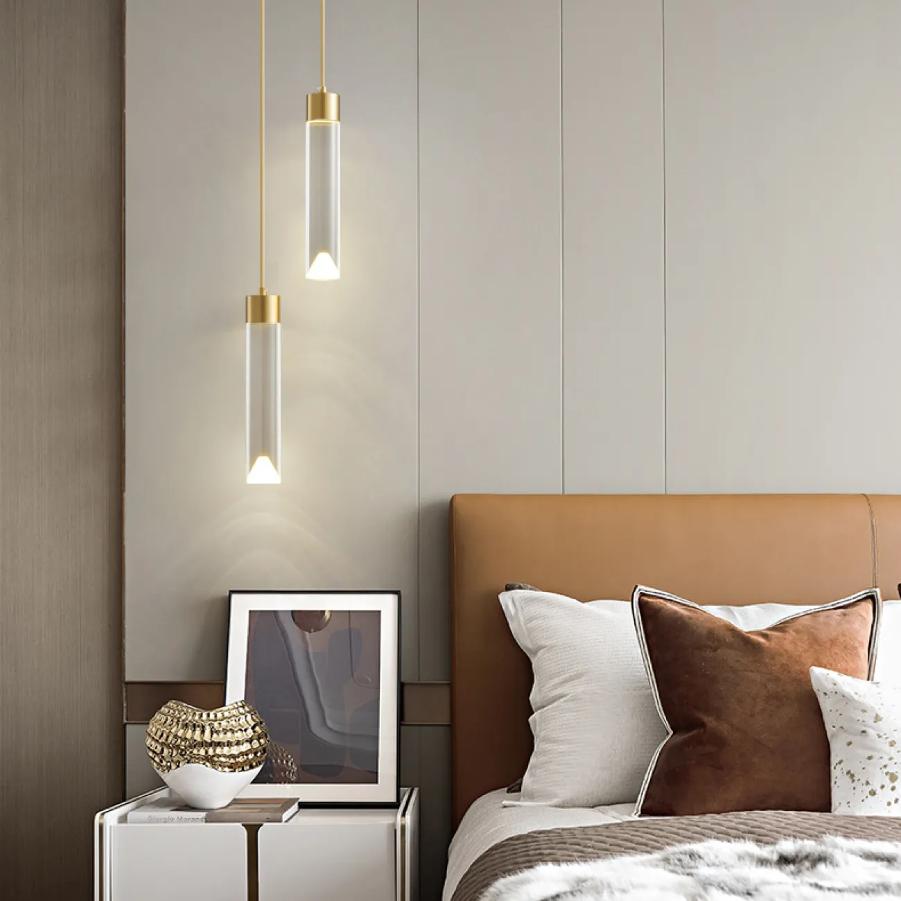 Готовая комбинация подвесных светодиодных светильников с цилиндрическим корпусом из хрусталя SAKRIS DUO Brass Готовая комбинация подвесных светодиодных светильников с цилиндрическим корпусом из хрусталя SAKRIS DUO Brass