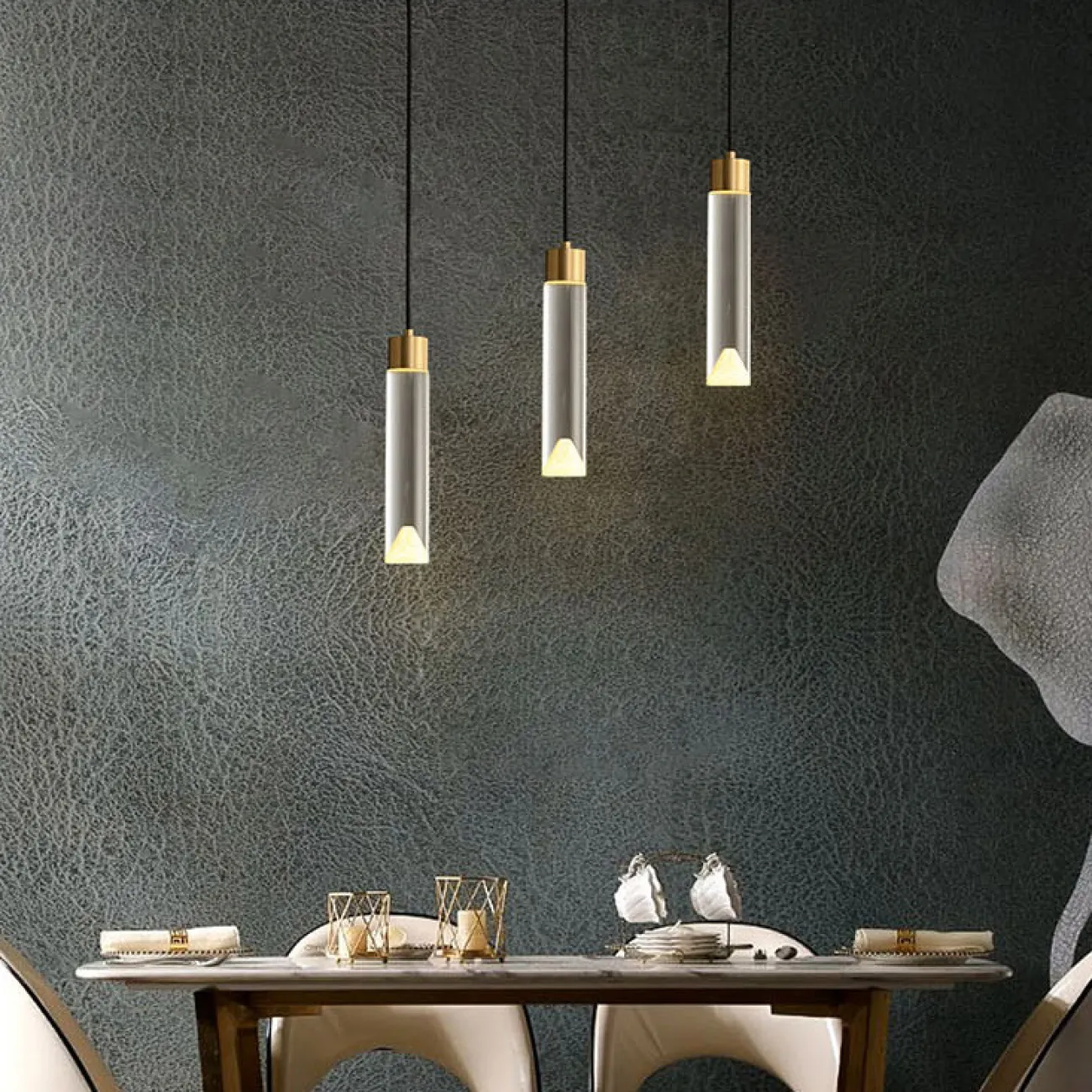 Готовая комбинация подвесных светодиодных светильников с цилиндрическим корпусом из хрусталя SAKRIS DUO Brass Готовая комбинация подвесных светодиодных светильников с цилиндрическим корпусом из хрусталя SAKRIS DUO Brass