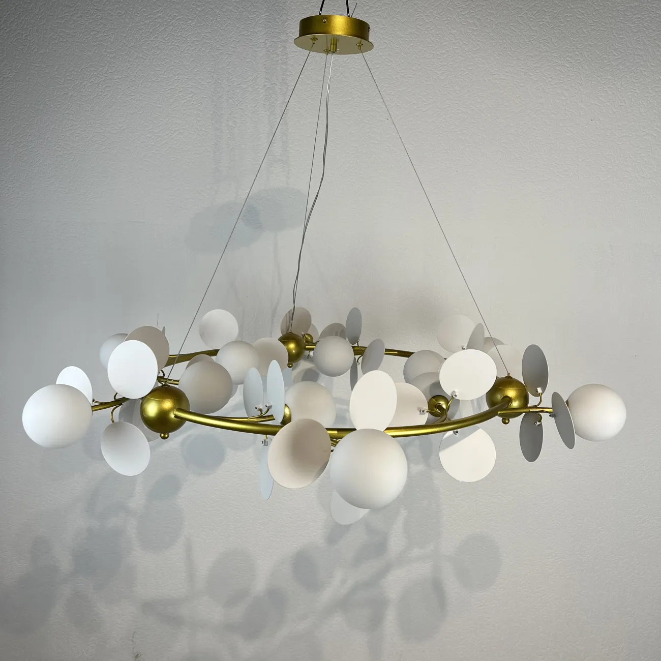 Кольцевая люстра MATISSE R SELF D105 от ImperiumLoft Кольцевая люстра MATISSE R SELF D105 от ImperiumLoft