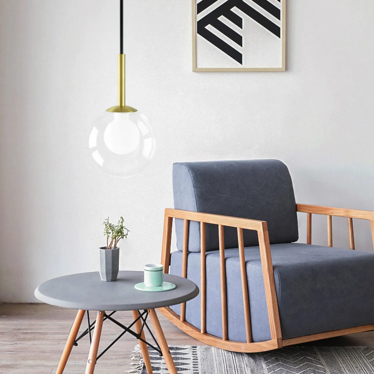 Подвесной светильник в виде стеклянного шара