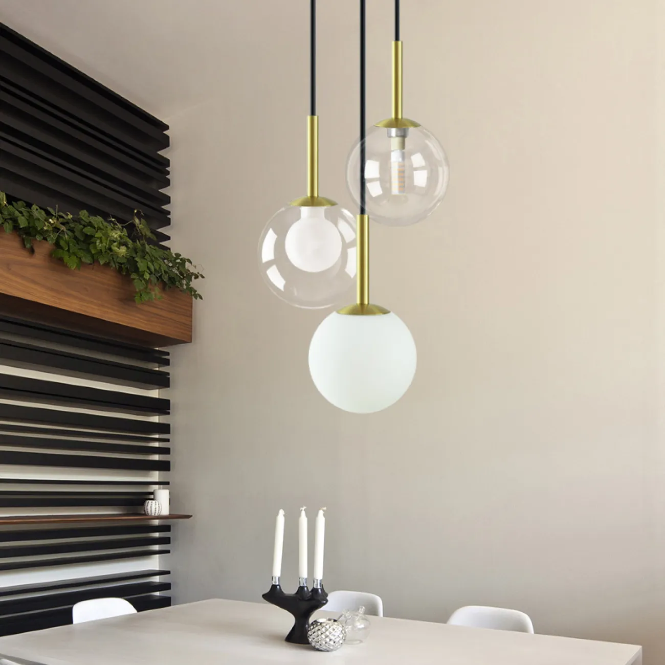 Подвесной светильник в виде стеклянного шара