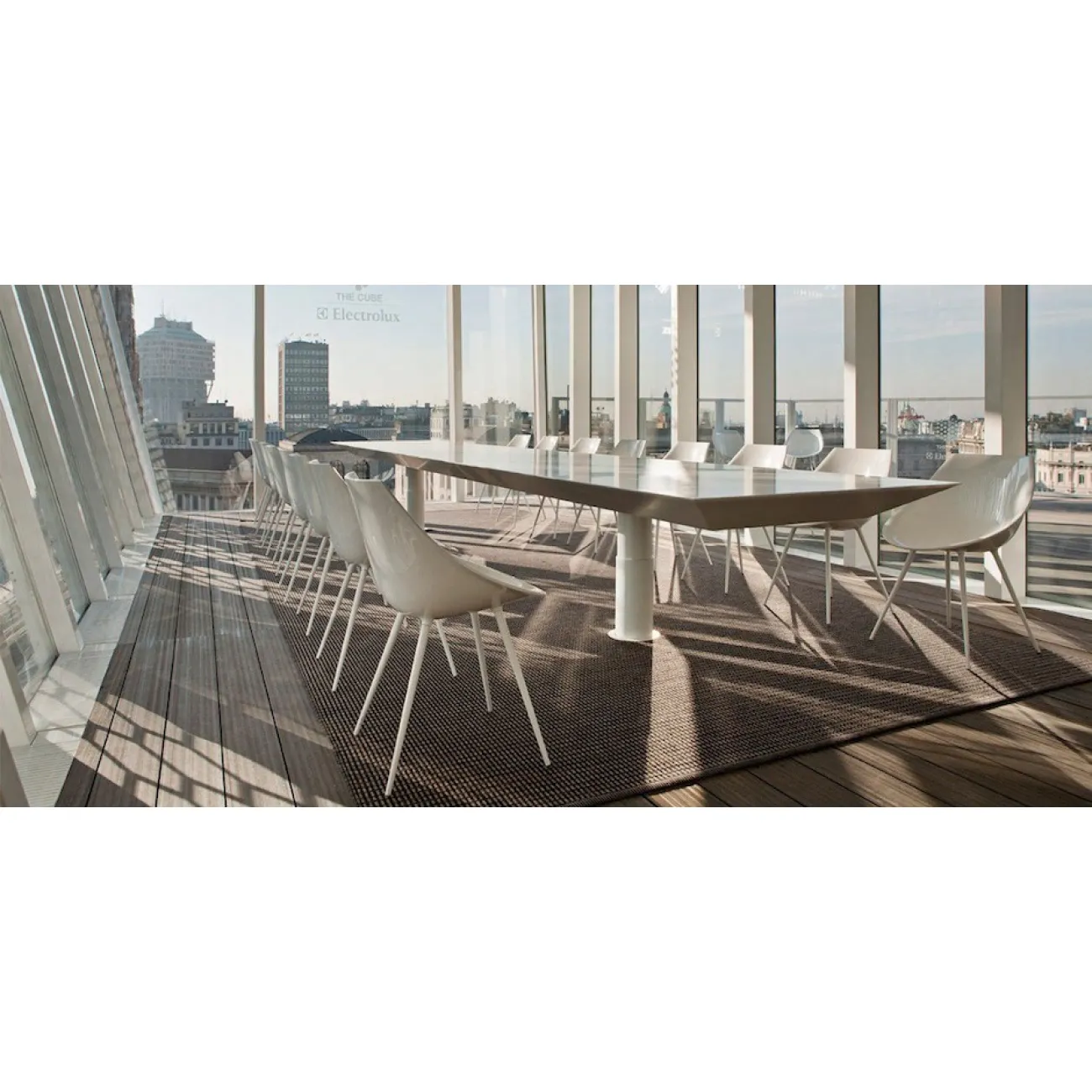 Стул Lago designed by Philippe Starck		 in 2005 от LaLume