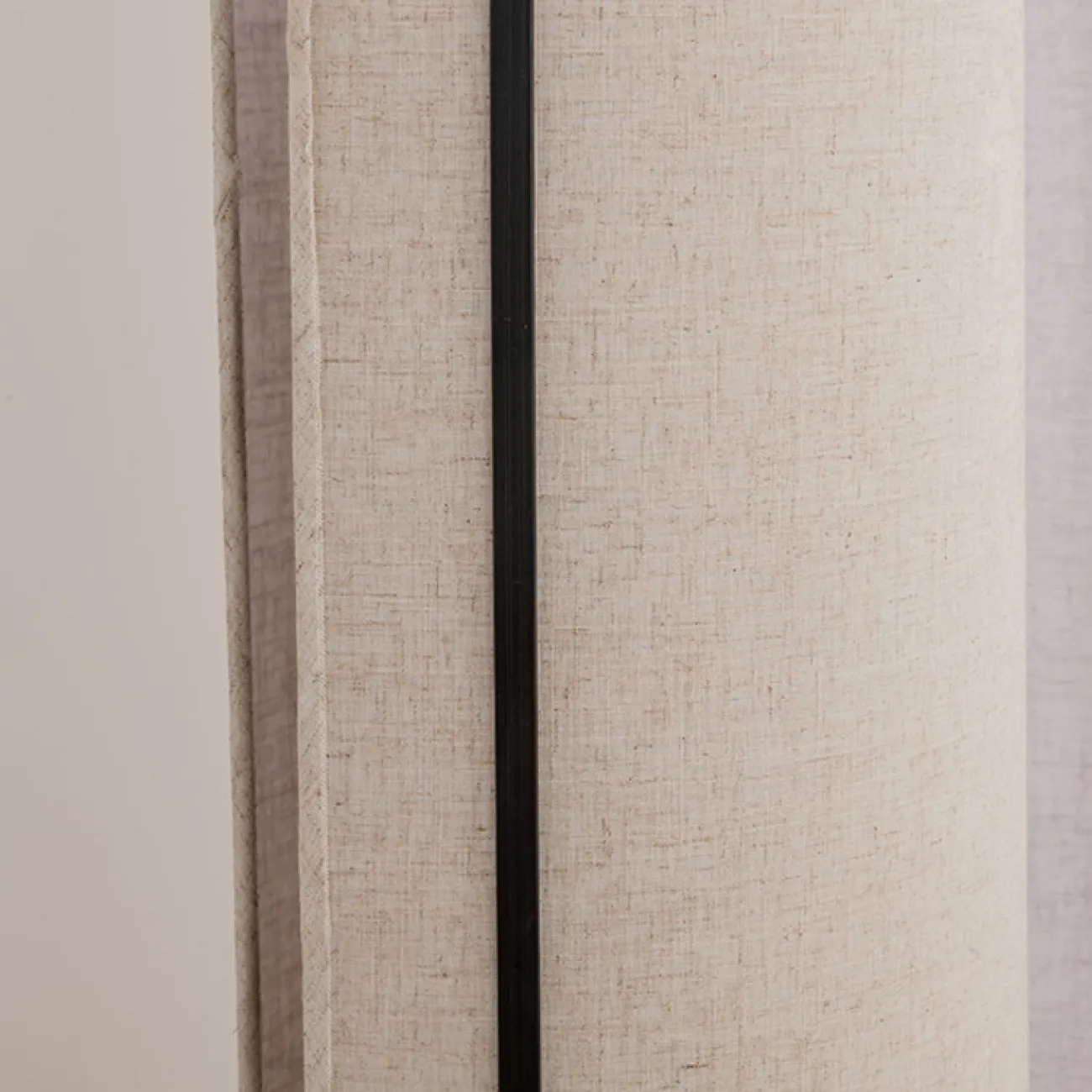 Дизайнерский торшер с цилиндрическим абажуром из двух текстильных сегментов со скругленными краями JANNA