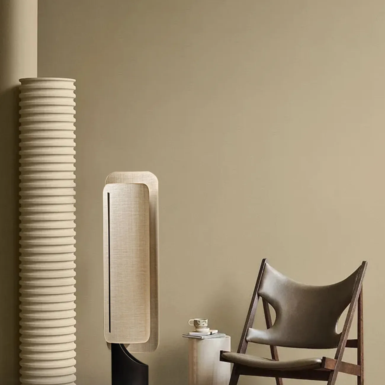 Дизайнерский торшер с цилиндрическим абажуром из двух текстильных сегментов со скругленными краями JANNA