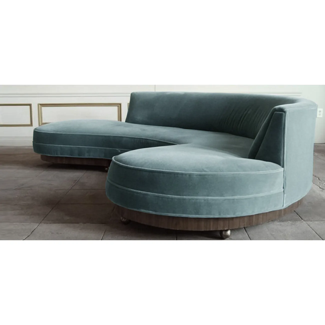 Early Vladimir Kagan Sofa in 1950 от LaLume