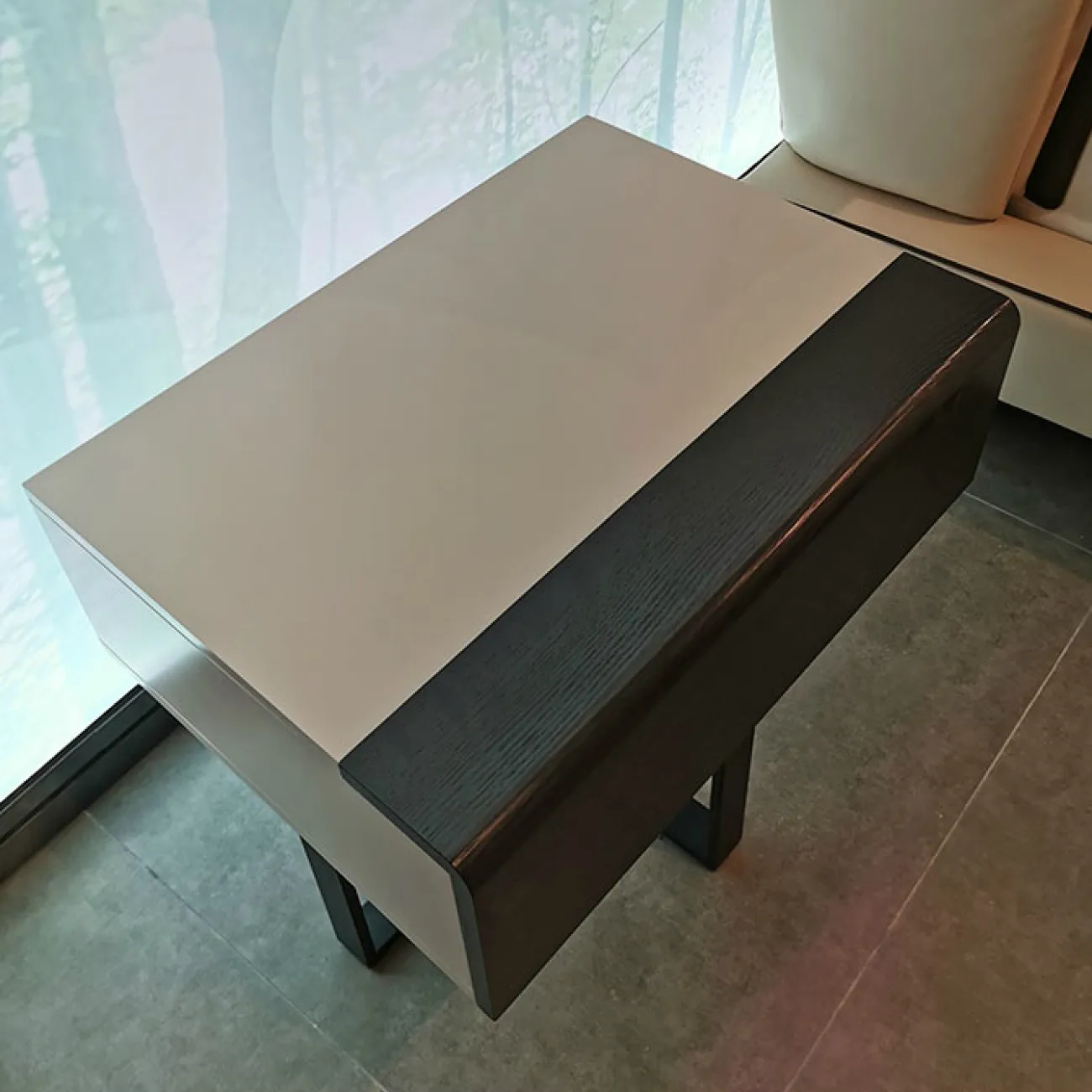 Дизайнерская прикроватная тумба - LaLume-TT00149