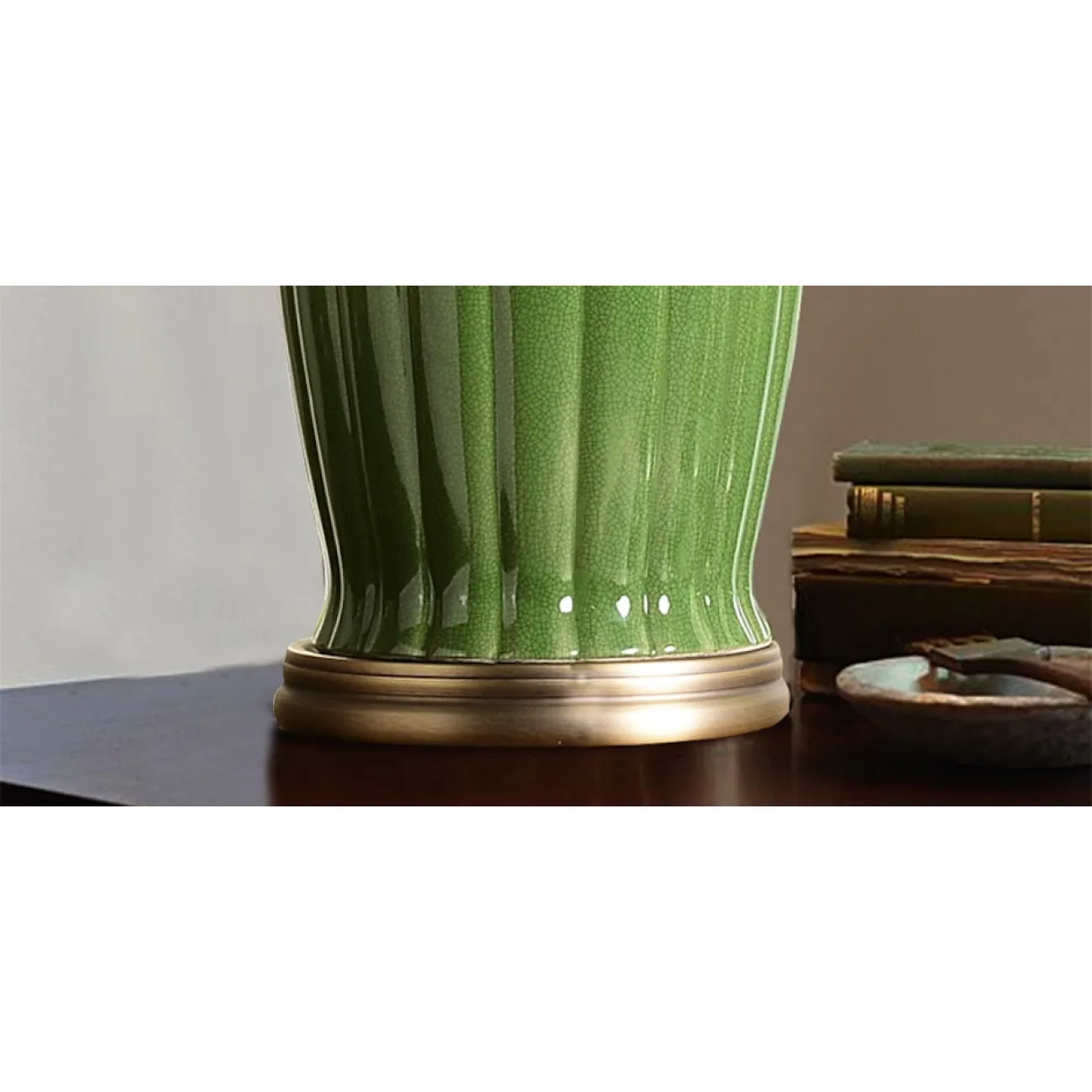 Настольная керамическая лампа Water Lily от LaLume