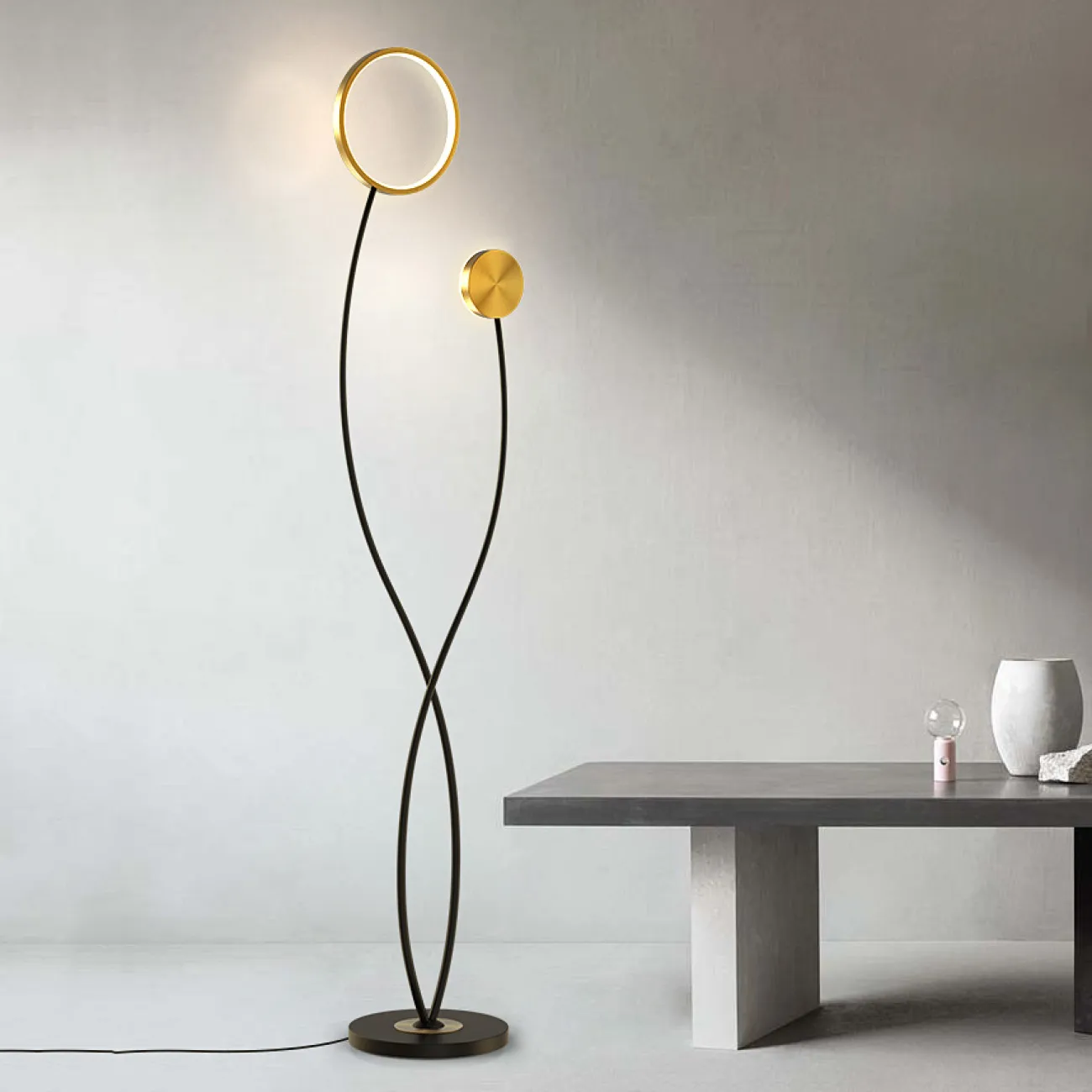 Светодиодный торшер с двумя плафонами в виде светящегося кольца и диска на перекрещенных изогнутых стойках HALEY 3000К