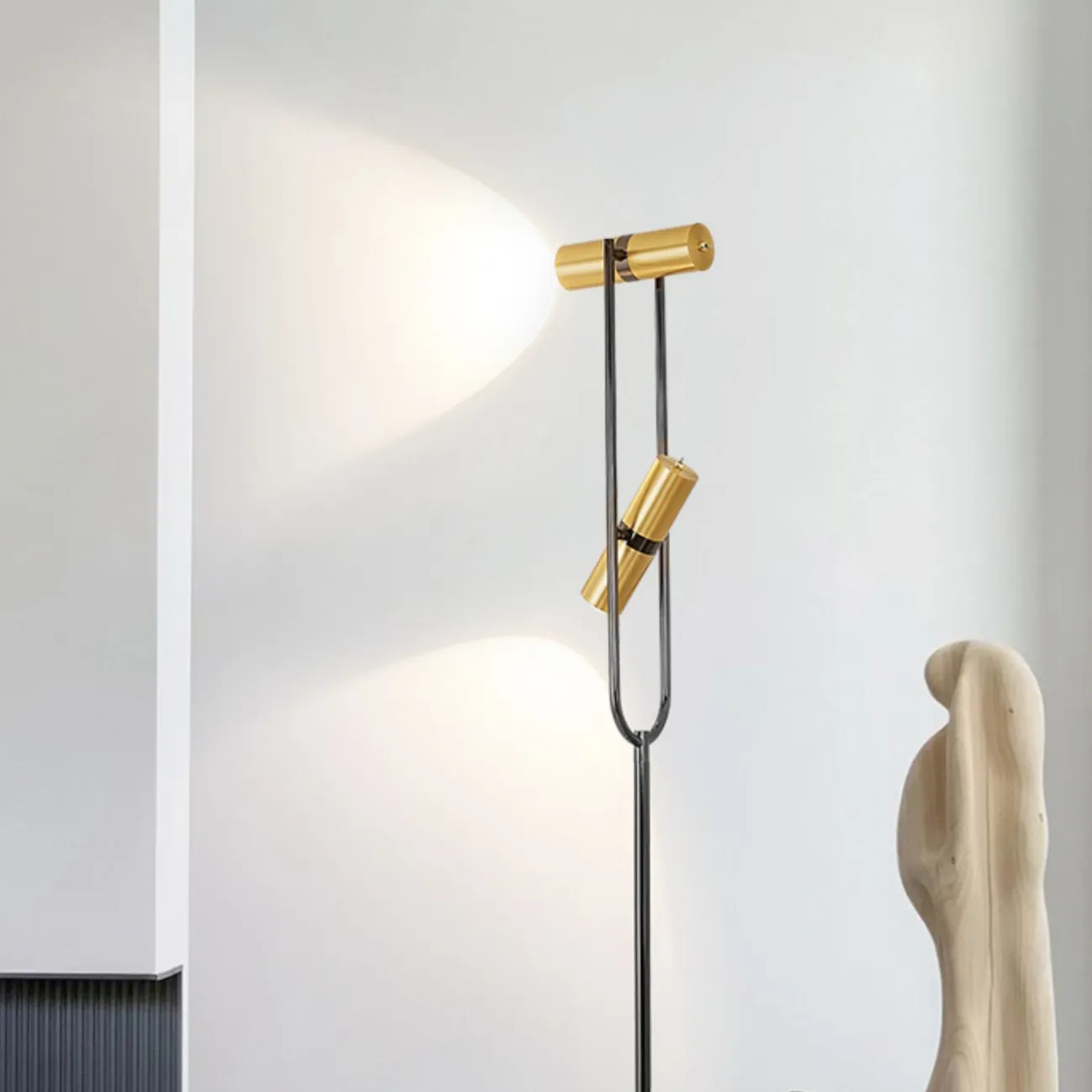 Светодиодный торшер с двумя поворотными цилиндрическими спотами на раздвоенной стойке VIDAR Светодиодный торшер с двумя поворотными цилиндрическими спотами на раздвоенной стойке VIDAR