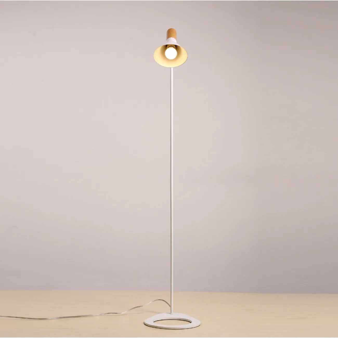 Торшер AJ Floor by Arne Jacobsen for Louis Poulsen от ImperiumLoft
