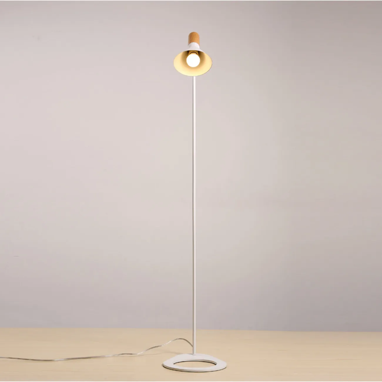 Торшер AJ Floor by Arne Jacobsen for Louis Poulsen от ImperiumLoft