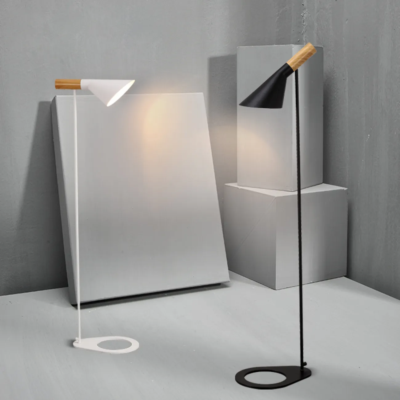 Торшер AJ Floor by Arne Jacobsen for Louis Poulsen от ImperiumLoft