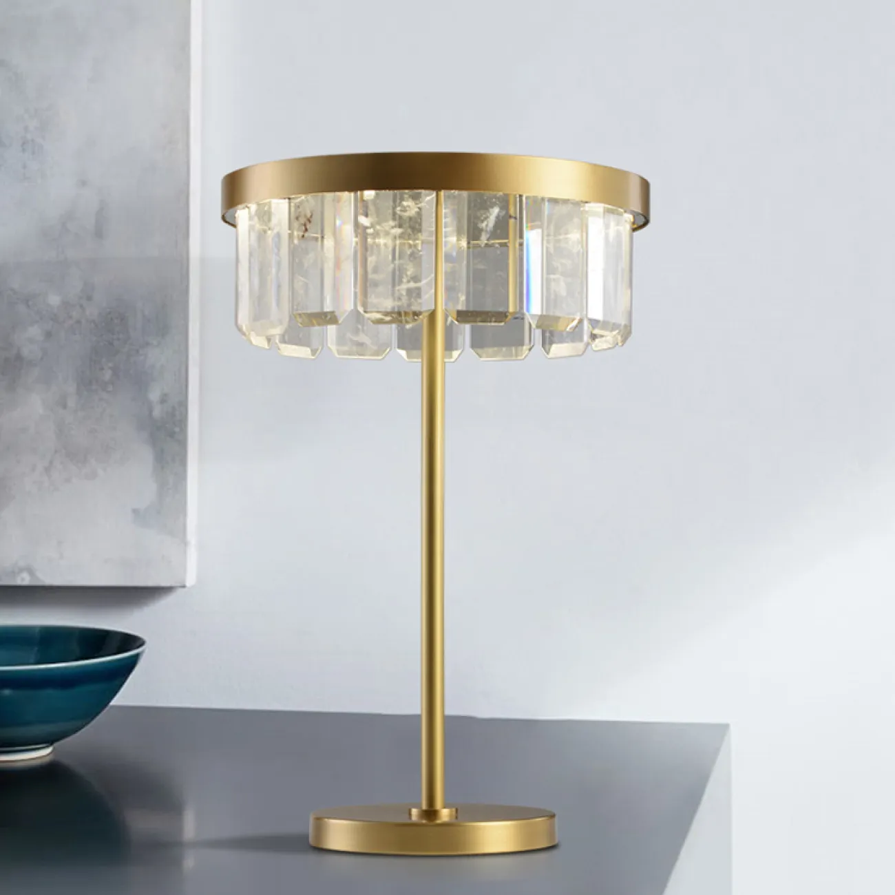 Серия настольных светодиодных светильников с абажуром из прямоугольных хрустальных пластин на одной и двух стойках  CAPELLA TAB A