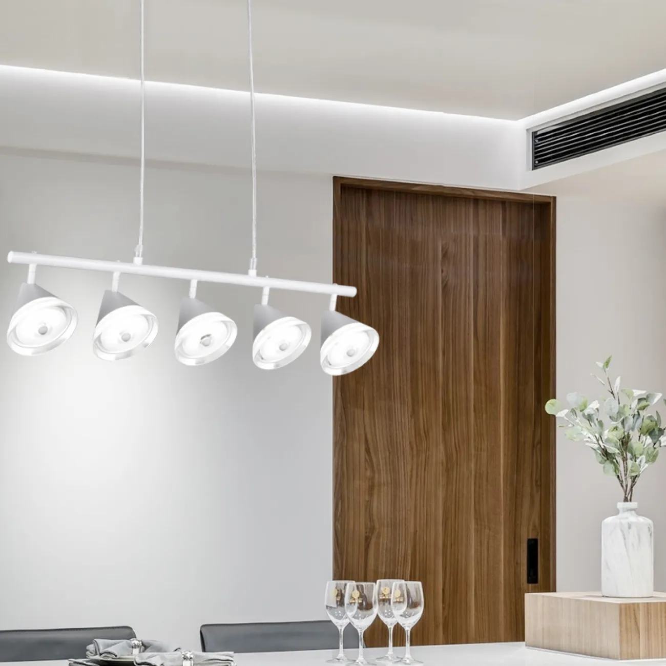 Светодиодная люстра в минималистском стиле Светодиодная люстра в минималистском стиле