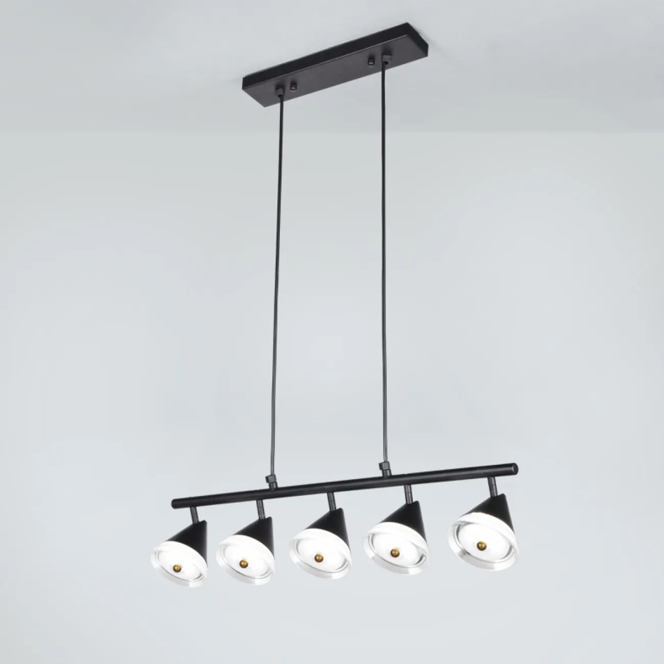 Светодиодная люстра в минималистском стиле Светодиодная люстра в минималистском стиле