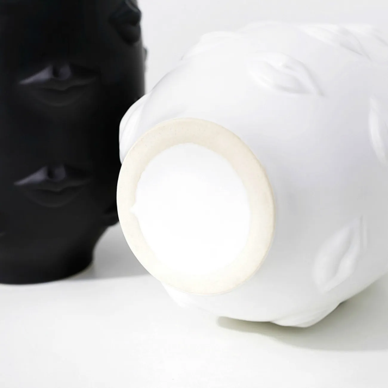 Дизайнерская статуэтка губы ваза LaLume-SKT00183 