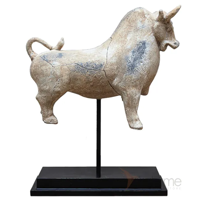 Большой бык на подставке от LaLume