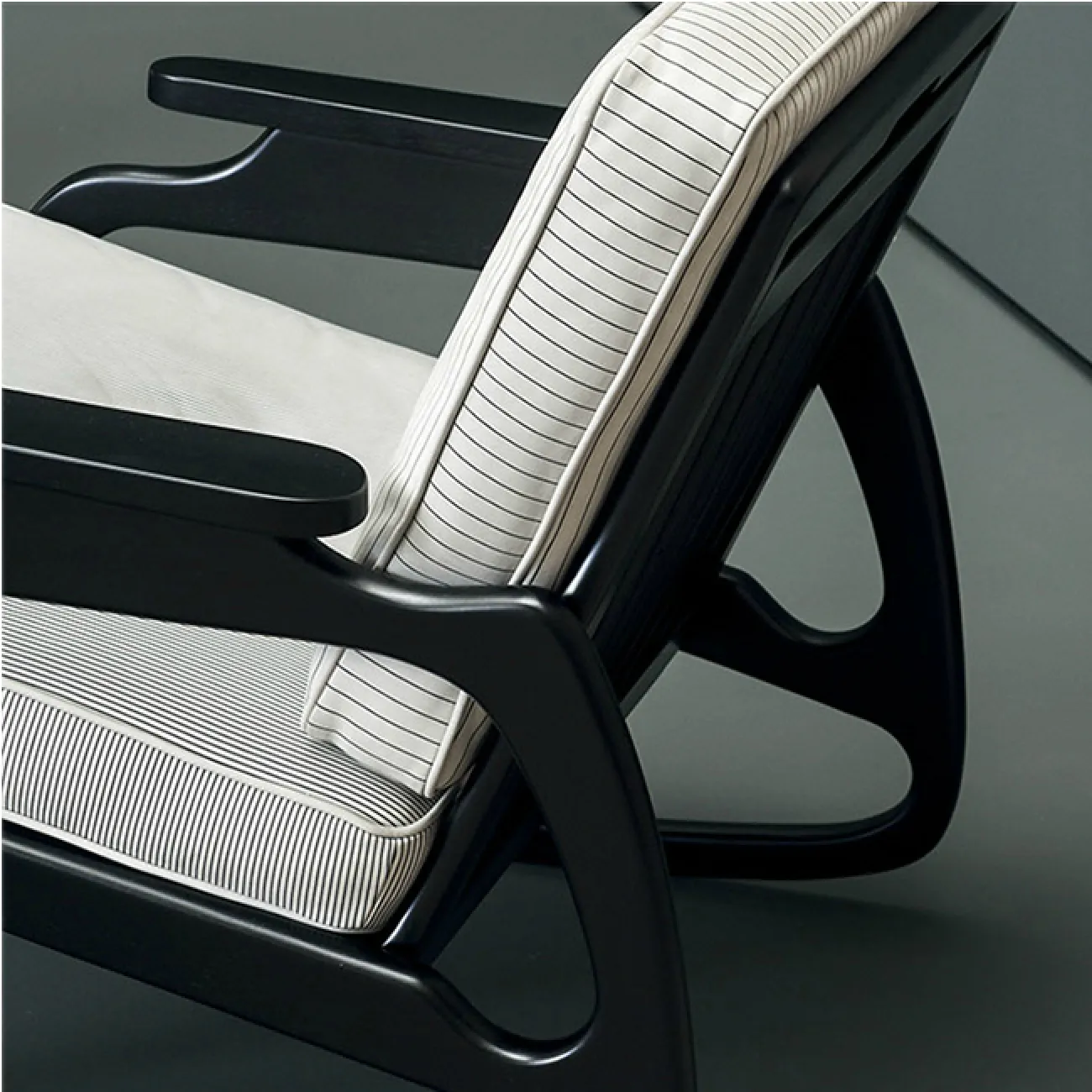 Дизайнерское кресло LaLume-KK00135 Дизайнерское кресло LaLume-KK00135