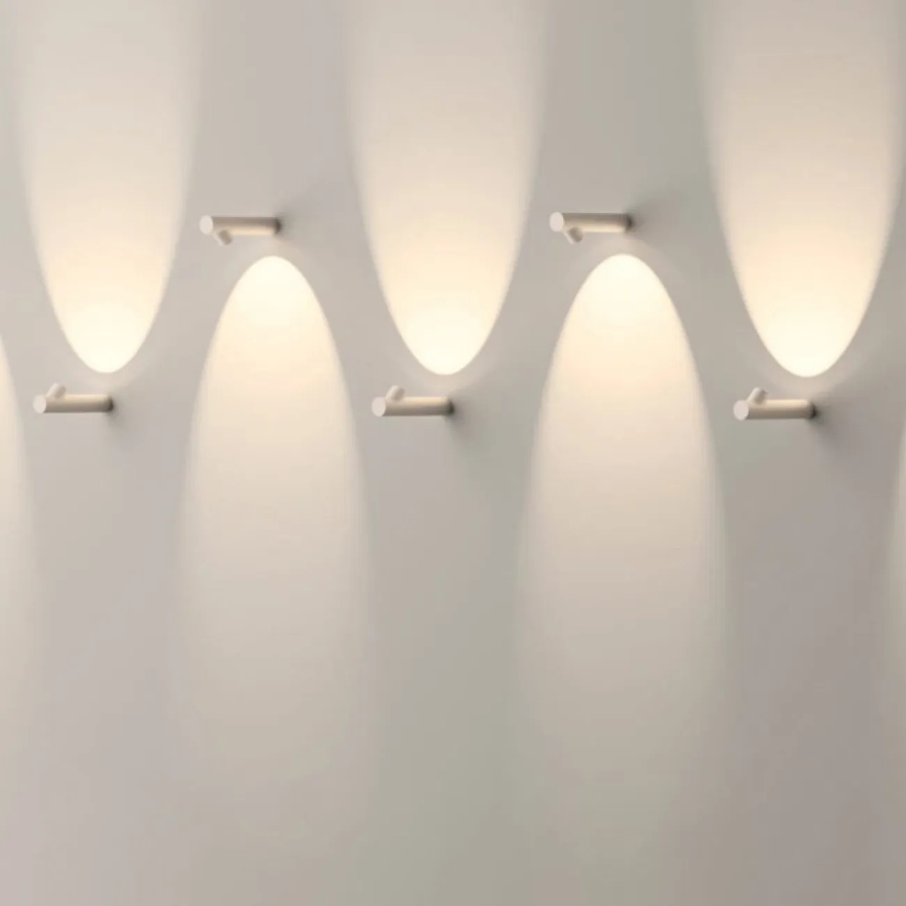 Серия настенных светодиодных светильников со скошенным цилиндрическим плафоном на трубчатом корпусе DONIA Black