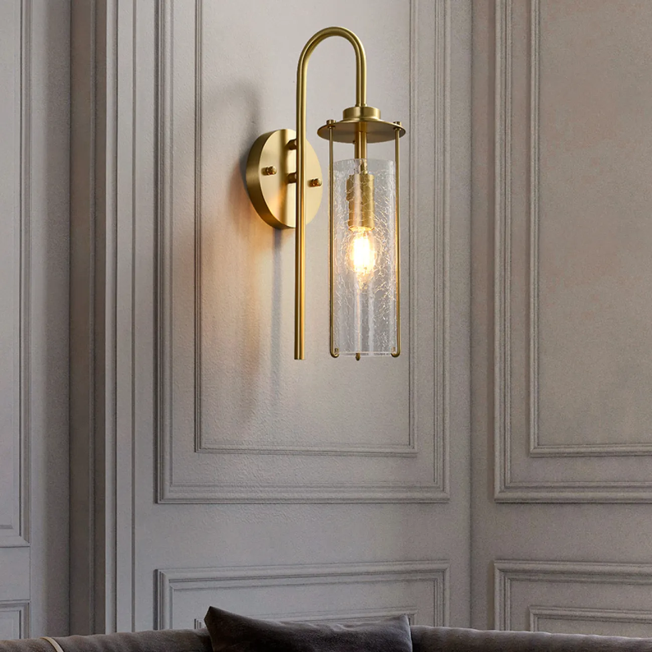 Настенный светильник с цилиндрическим плафоном из кракелированного стекла на изогнутом рожке GABRIELLA WALL