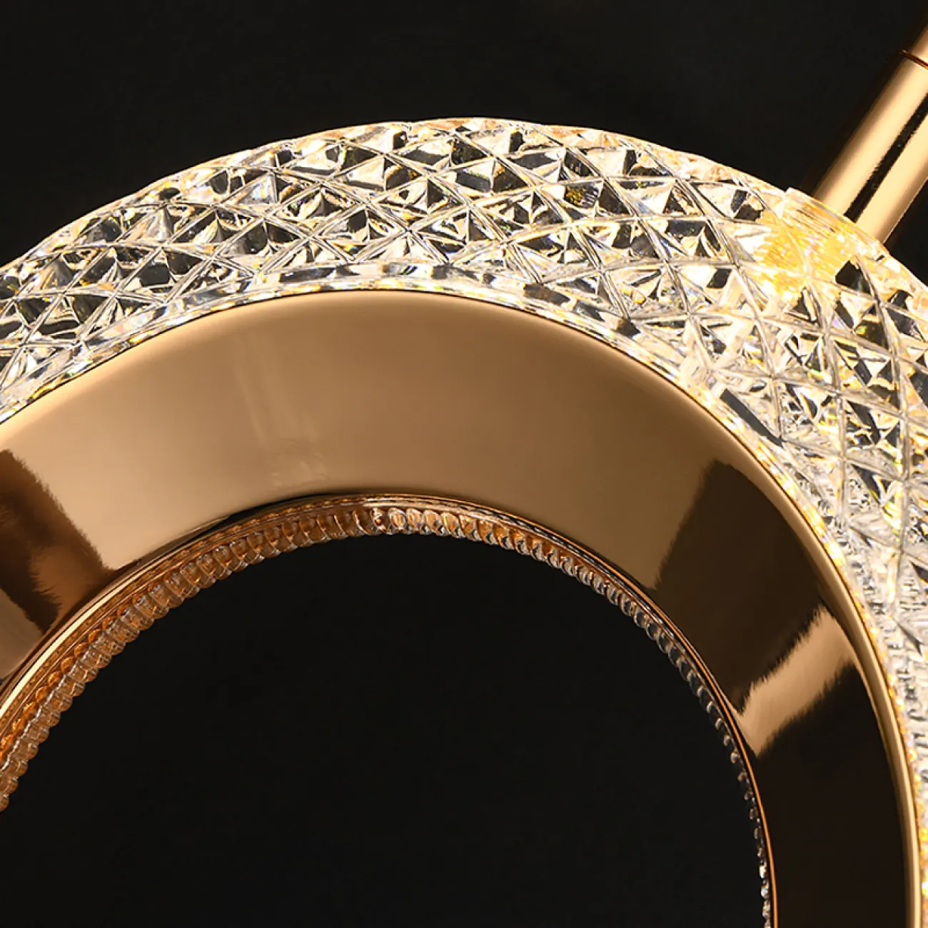 Готовая комбинация подвесных светодиодных светильников с рельефным корпусом в форме колец KEZIA DUO RING Трехцветный свет