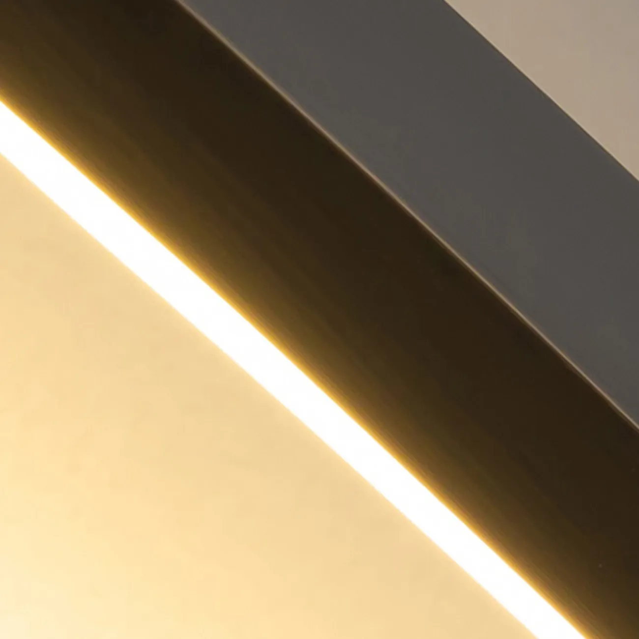 Настенный светильник в виде металлического кольца с LED-подсветкой по контуру корпуса GUARD LUX D100 Black