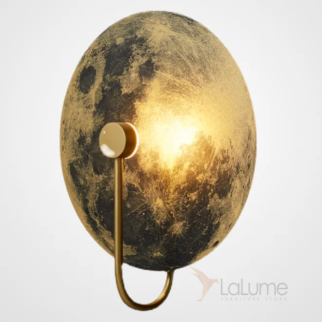 Настенный светодиодный светильник-инсталляция с изображением луны, подсвеченной круглым плафоном на латунном кронштейне ASTRONOMY D34